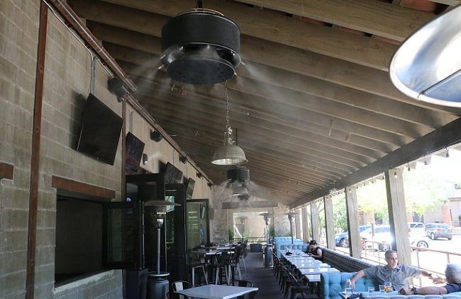 Hệ thống phun sương làm mát cho quán cafe