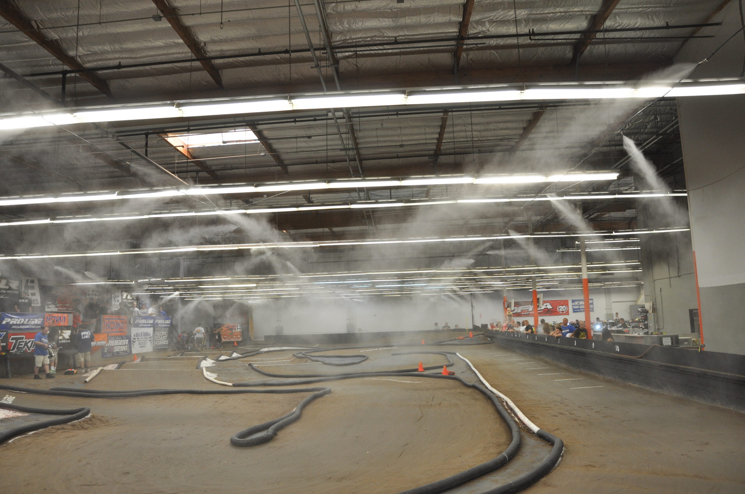 Máy phun sương ứng dụng trong nhà máy sản xuất làm mát