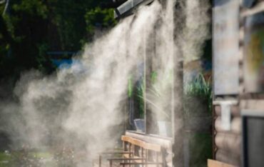 máy phun sương quán cà phê