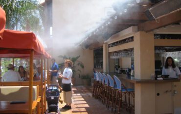 hệ thống phun sương làm mát quán cafe